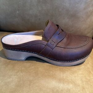 Dansko Bel Clog Size 40